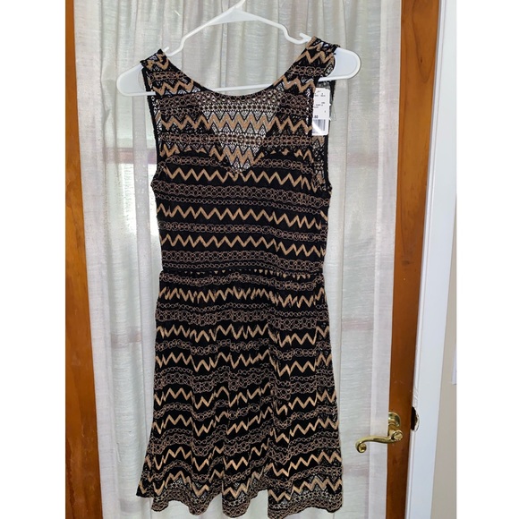 NEW BLACK AND TAUPE ZIG ZAG DRESS - Picture 1 of 3